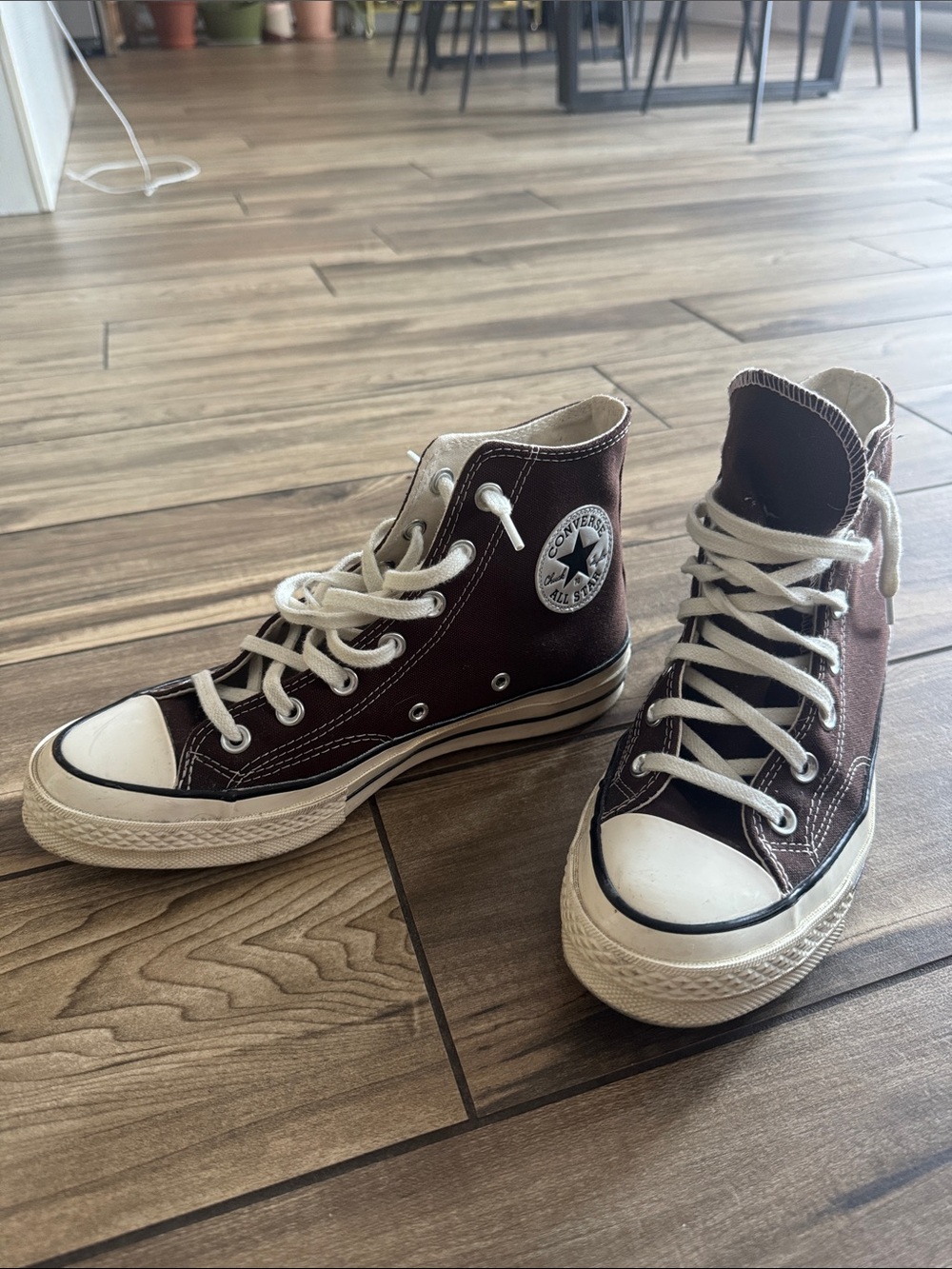 Converse High Top Chuck Taylor - Chocolate Brown and White